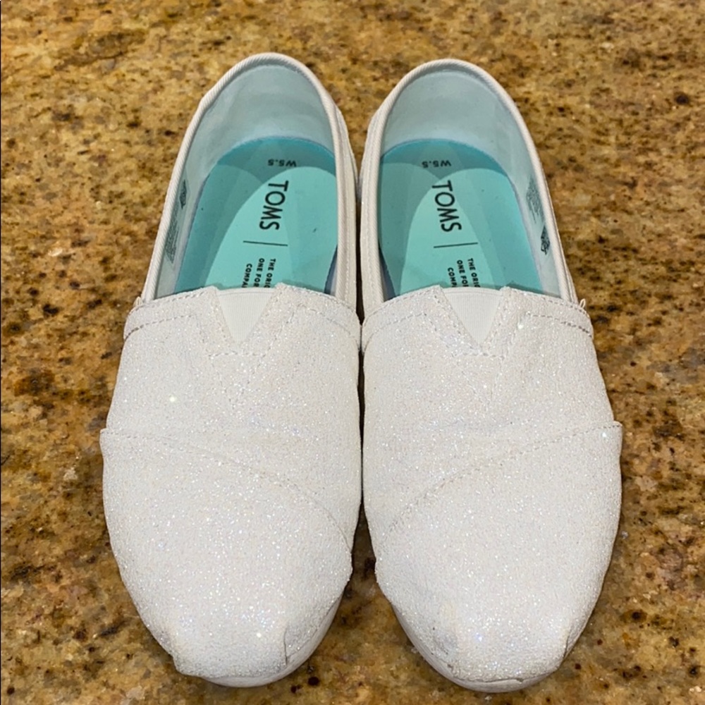 Unique Toms slip on